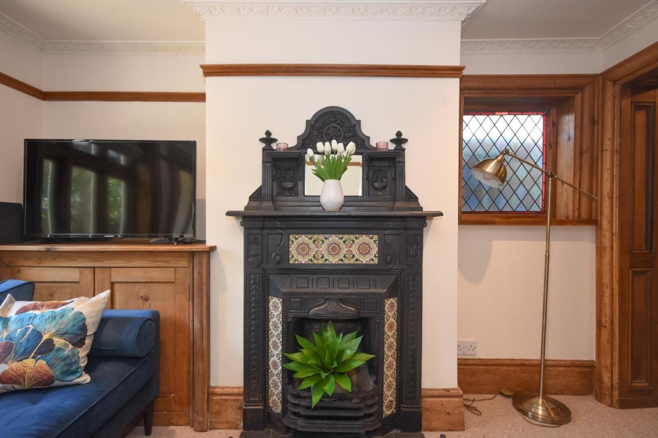 Unique Period One Bedroom House In Колчестер Экстерьер фото
